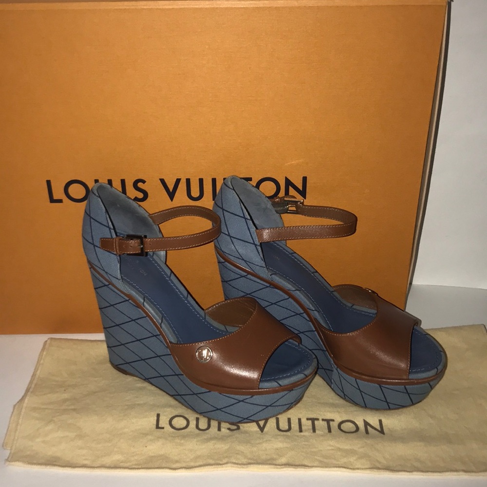 Authentic Louis Vuitton venom wedge heels size 40